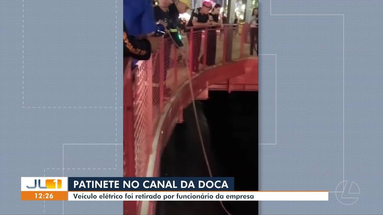 Patinete é localizado dentro do canal da Doca em Belém; VÍDEO
