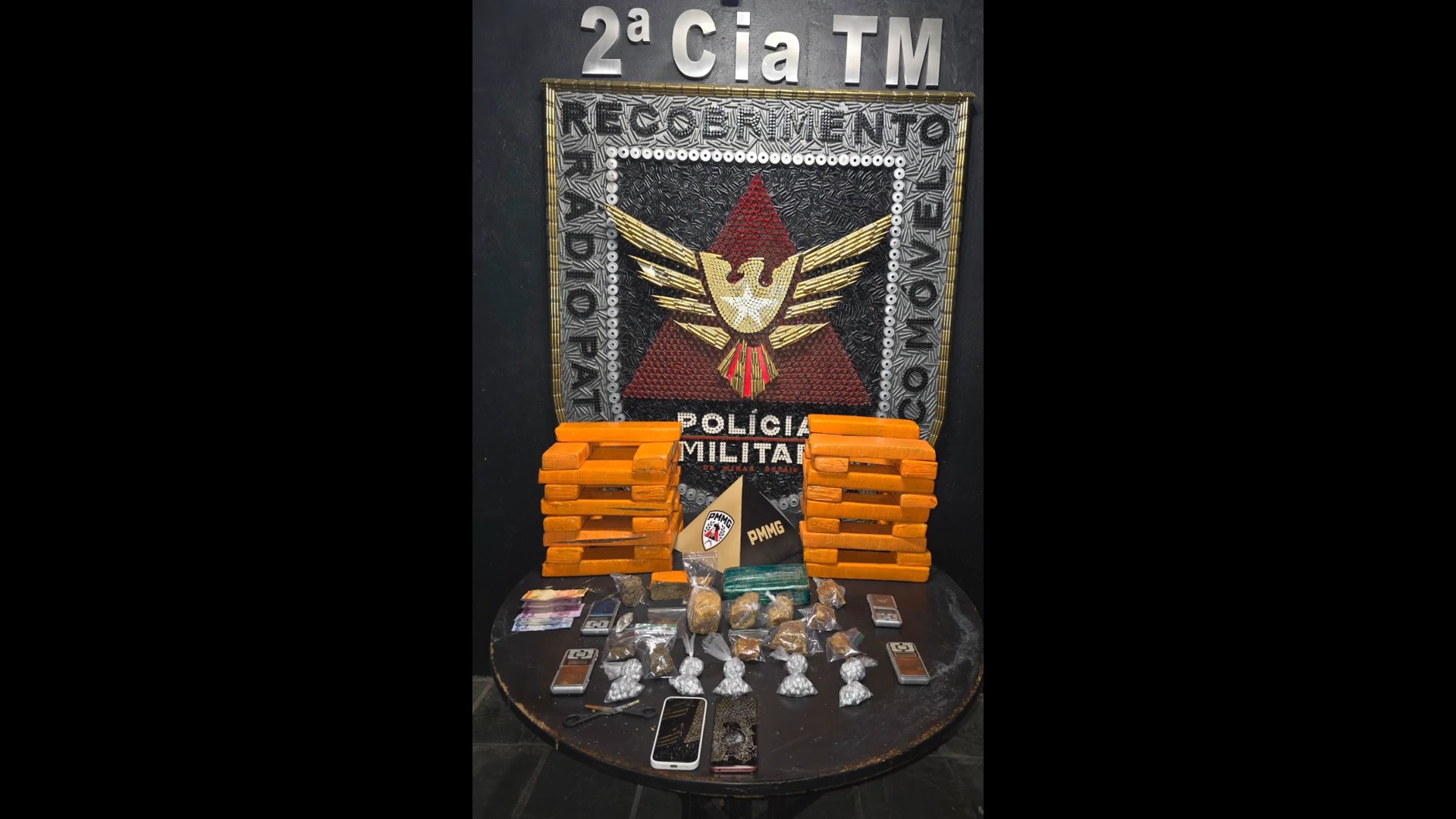 Três homens são presos por tráfico de drogas em BH