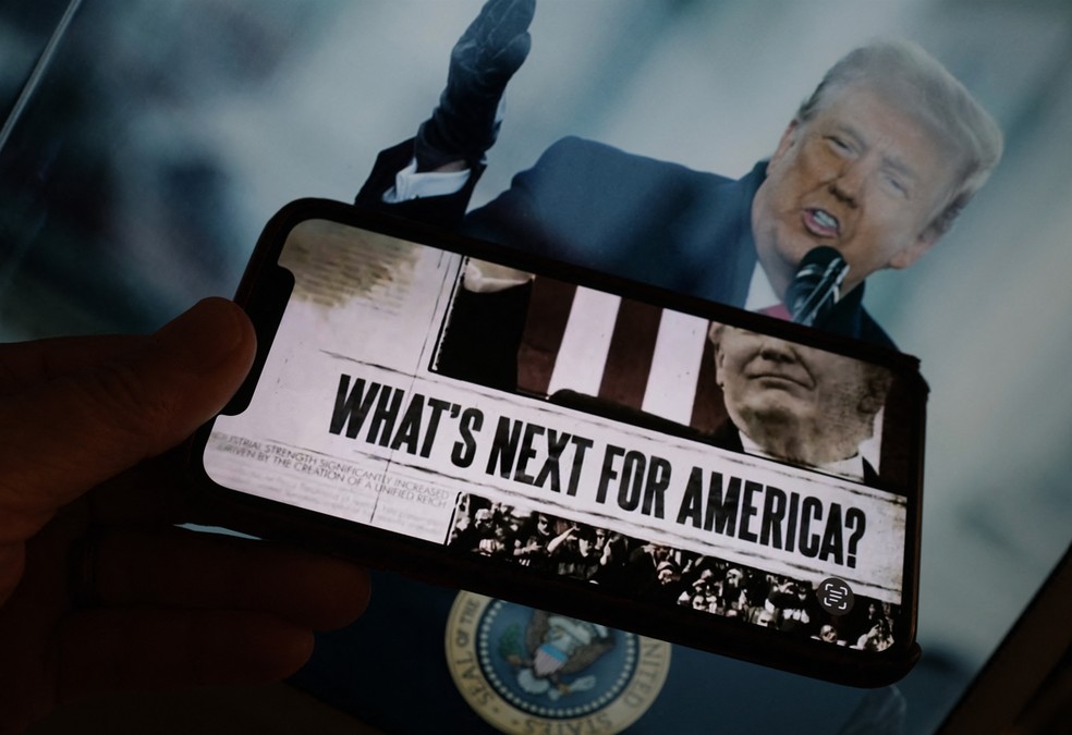 Reprodução de imagem de vídeo promocional que Donald Trump publicou e depois apagou em seu perfil na rede social Truth Social — Foto: Chris Delmas / AFP