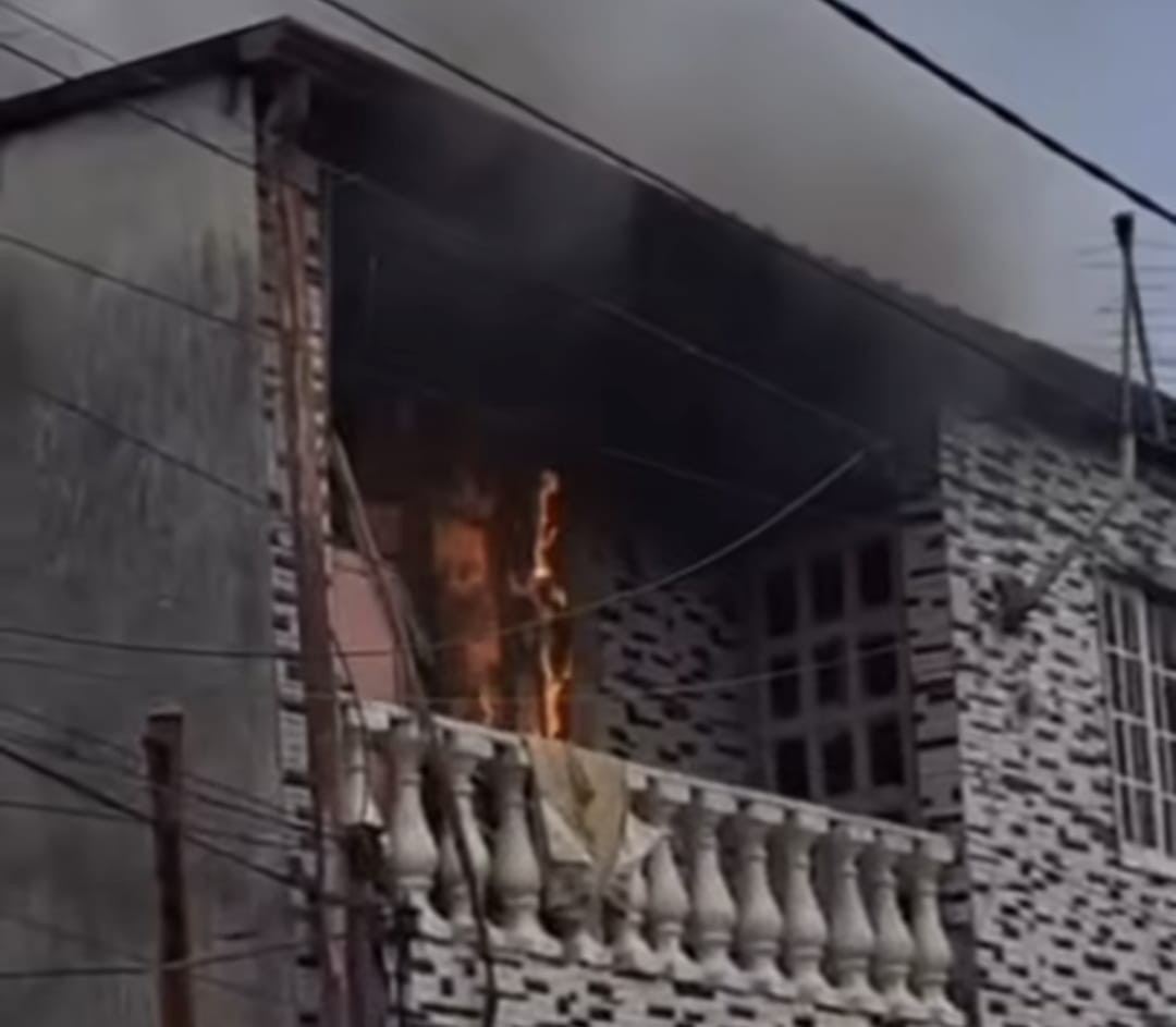 Incêndio atinge casa em Angra dos Reis
