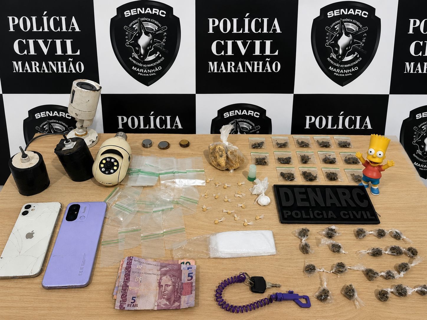 Quatro pessoas são presas e adolescente é apreendido em operações contra tráfico de drogas em Timon