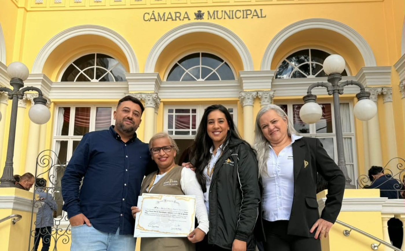 Colaboradora do Jockey é homenageada por ato de inclusão