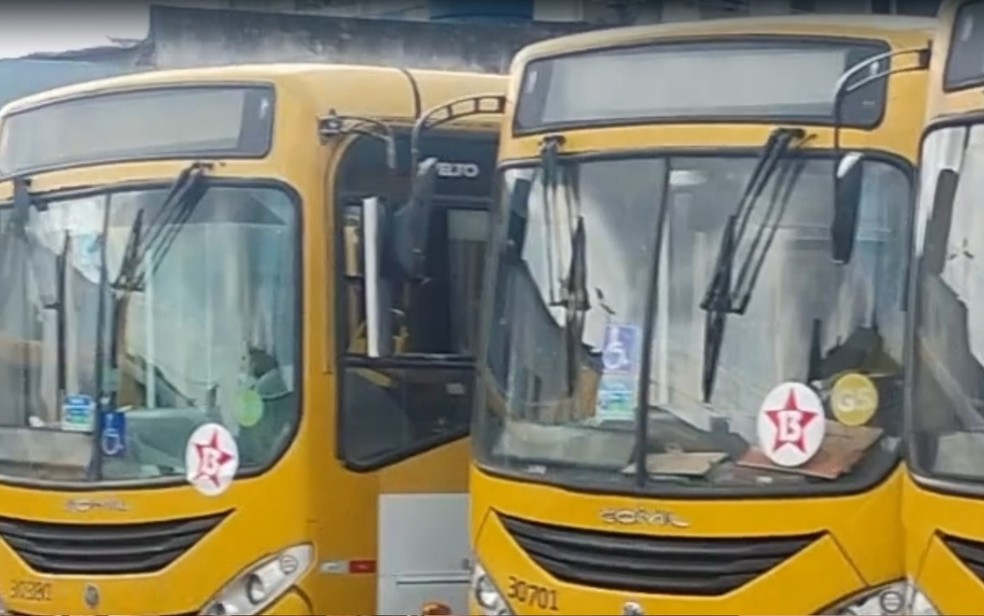 Ao menos 75 ônibus são impedidos de sair de garagens de Salvador durante o 2º turno das eleições — Foto: Reprodução/Redes Sociais
