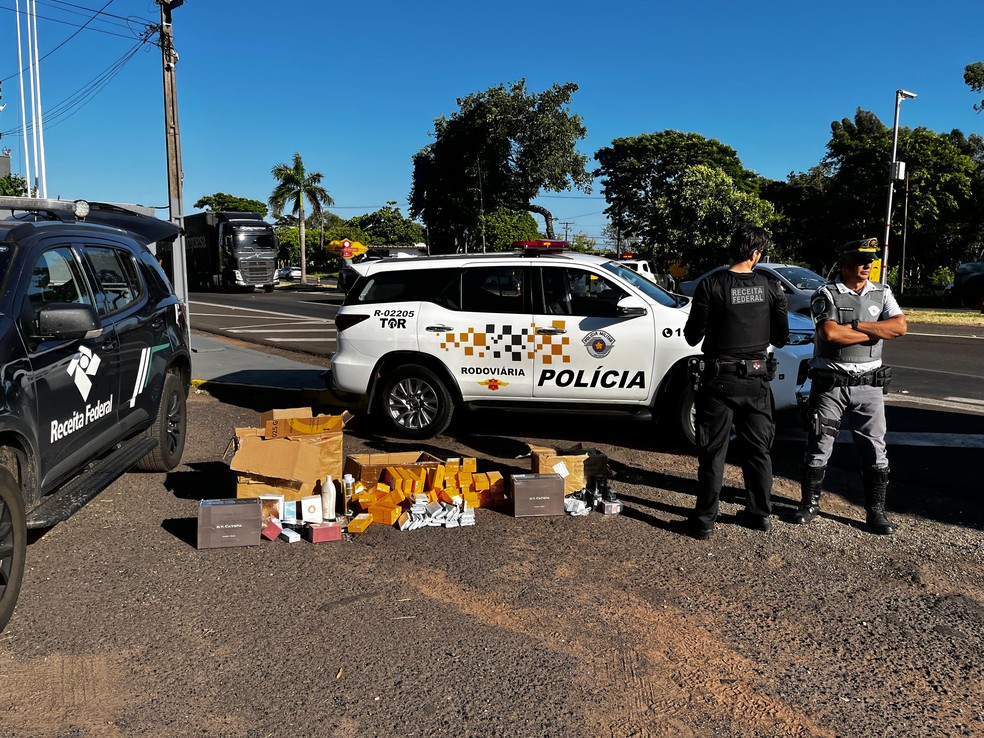 Operação apreende R$ 190 mil em itens estrangeiros na SP-270, em Presidente Prudente (SP) — Foto: Receita Federal do Brasil