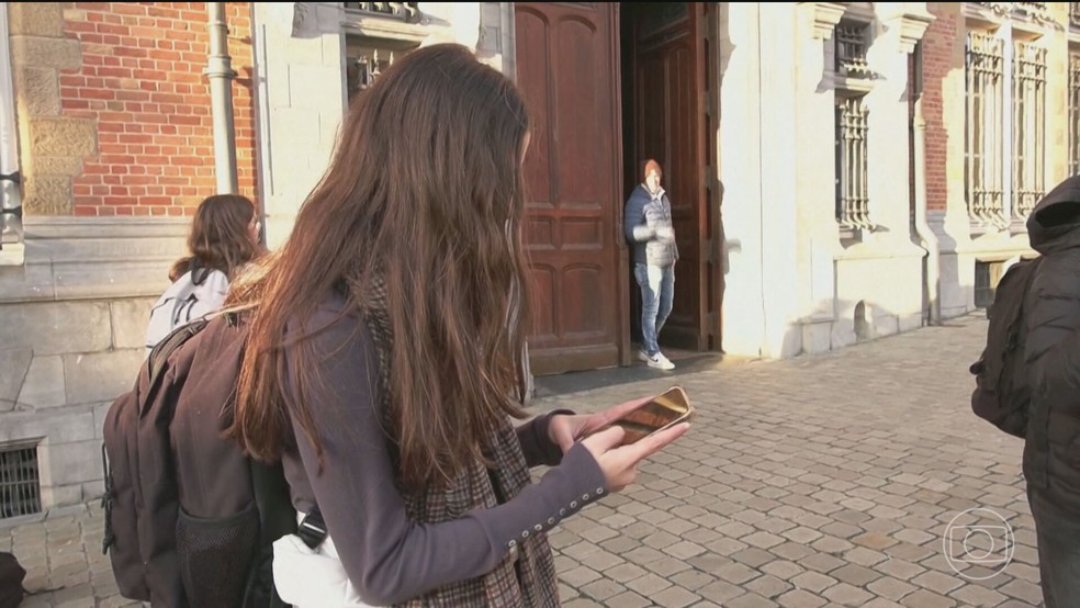 Austrália se torna primeiro país do mundo a proibir menores de 16 anos de terem contas em redes sociais — Foto: Reprodução/TV Globo