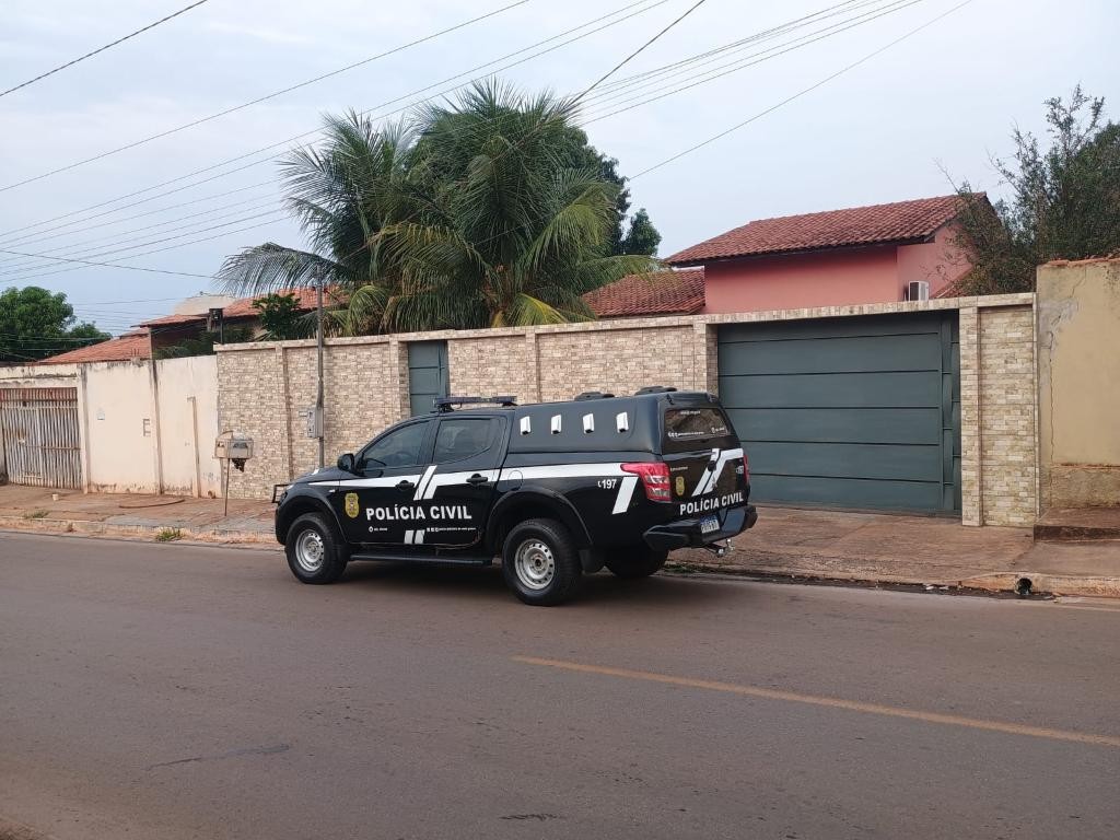 Cinco pessoas são presas suspeitas de aplicar golpes contra aposentados e pensionistas e causar prejuízo de R$ 300 mil em MT