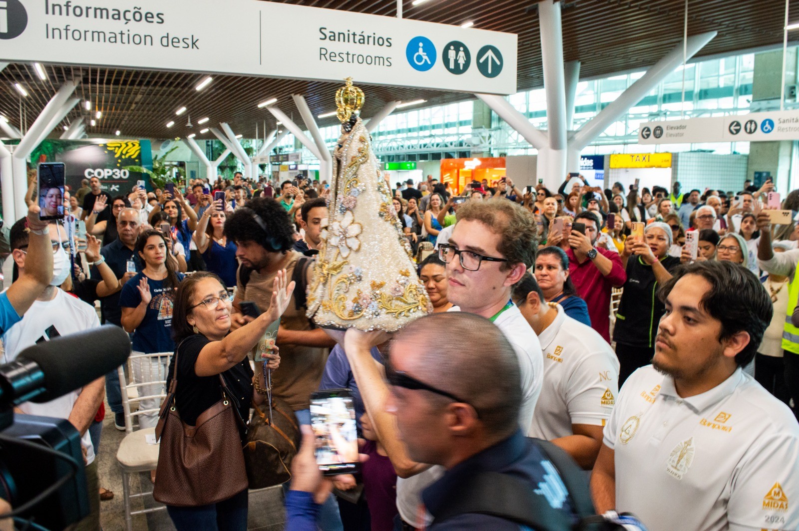 Círio de Nazaré: aeroporto de Belém recebe missa, sobrevoo e 'batismo' de aeronaves nesta terça-feira, 6