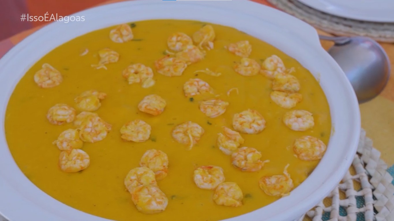 'Pior bobó de camarão': aprenda a fazer o prato de nome inusitado que faz sucesso em Maceió