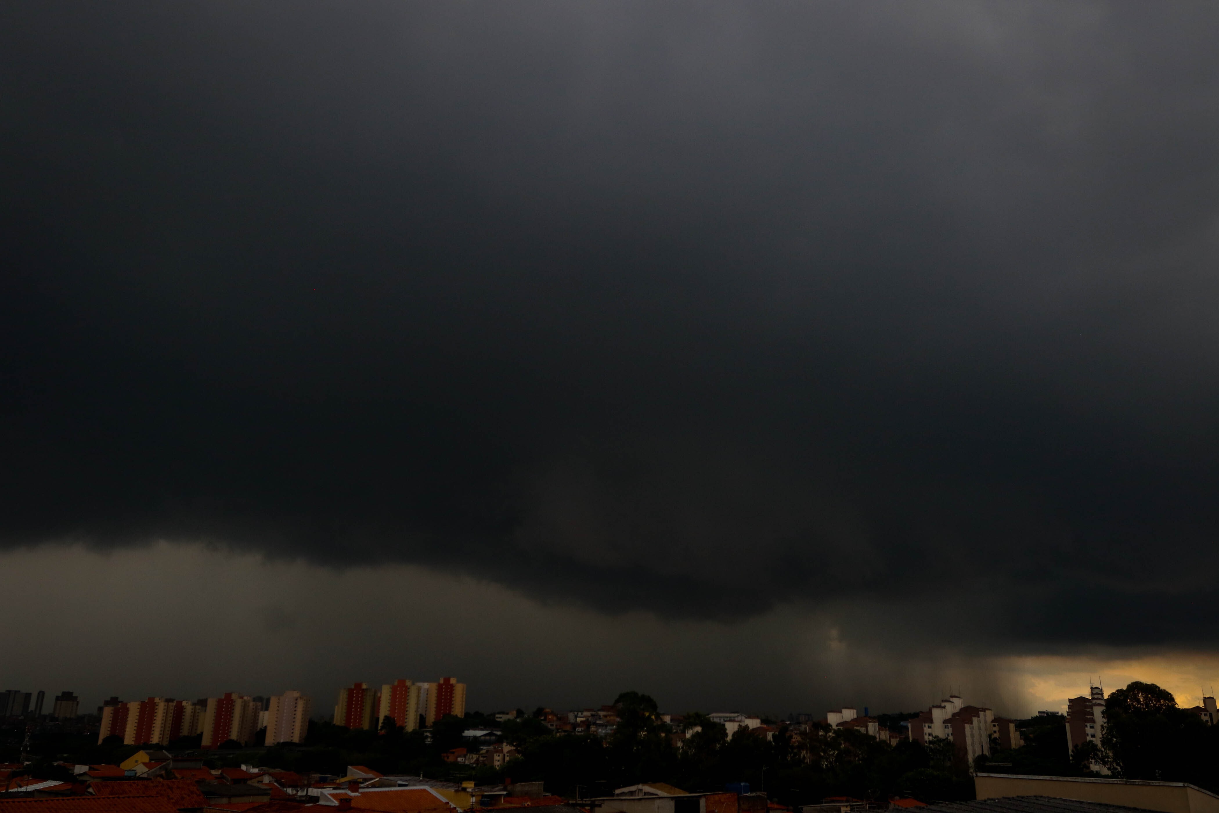 Defesa Civil alerta para chuva forte, raios, granizo e vento forte a partir deste domingo em SP