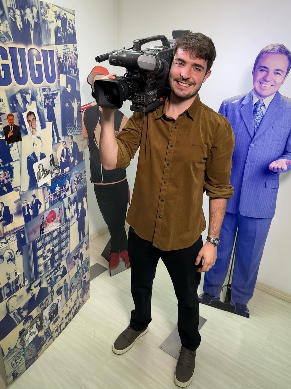 Filho de Gugu mostra acervo do pai — Foto: Reprodução/Instagram