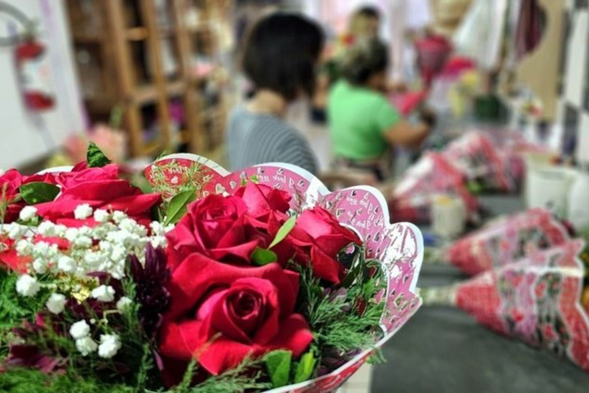 Vai presentear? Pesquisa aponta preços de flores e serviços para o Dia da Mulher em Campo Grande