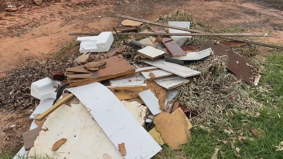 3 de 3
Mar&iacute;lia passa a pagar recompensa por den&uacute;ncia ambiental urbana &mdash; Foto: TV TEM/Reprodu&ccedil;&atilde;o