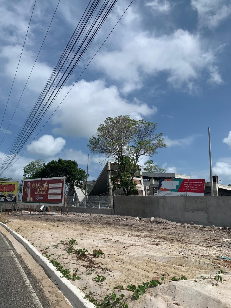 Vídeo flagra desabamento de estrutura em obra de João Pessoa