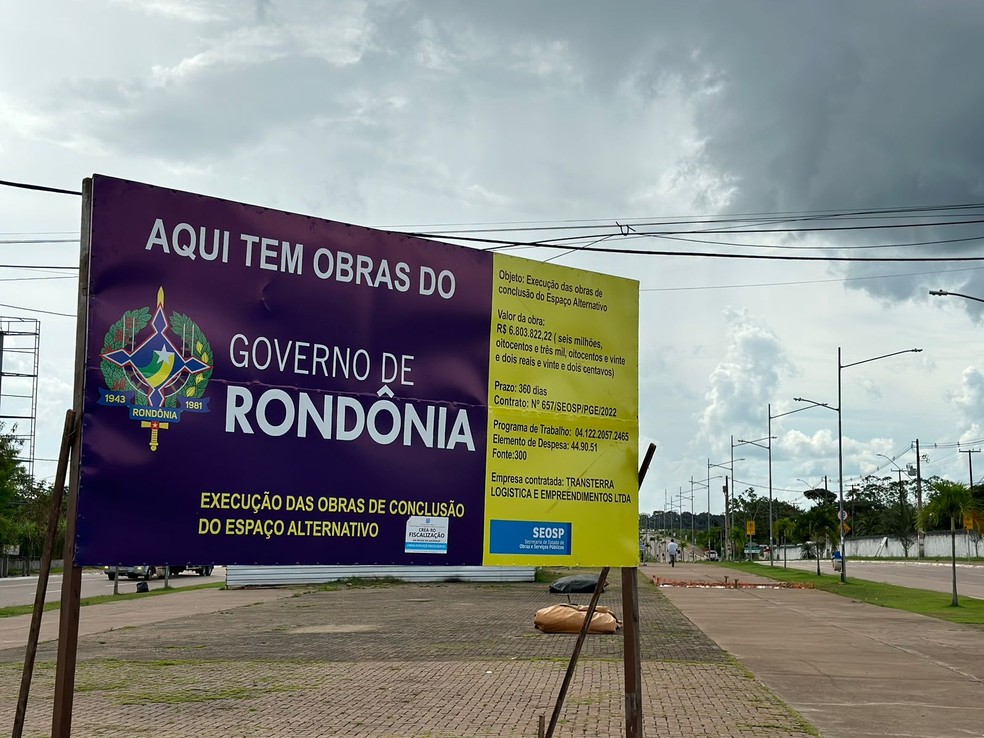 Placa de obra do Espaço Alternativo de Porto Velho — Foto: Jefferson Carvalho/Rede Amazônica