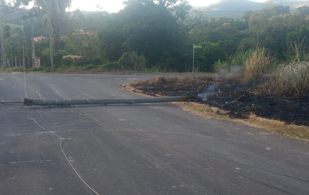 Queimadas na região de Bauru e Marília — Foto: CPFL Paulista /Divulgação