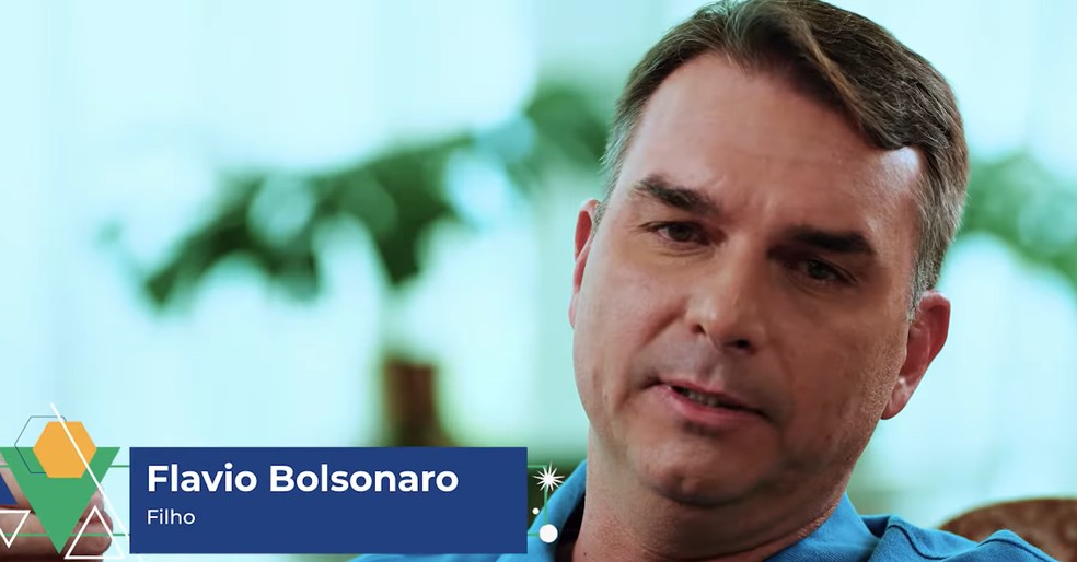 Flávio Bolsonaro no documentário 'A Colisão dos destinos', sobre trajetória de Jair Bolsonaro, que estreia nesta quinta-feira (14). — Foto: Divulgação