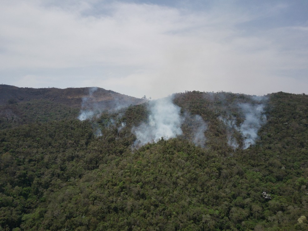 Serra do Japi queimada - Collorau