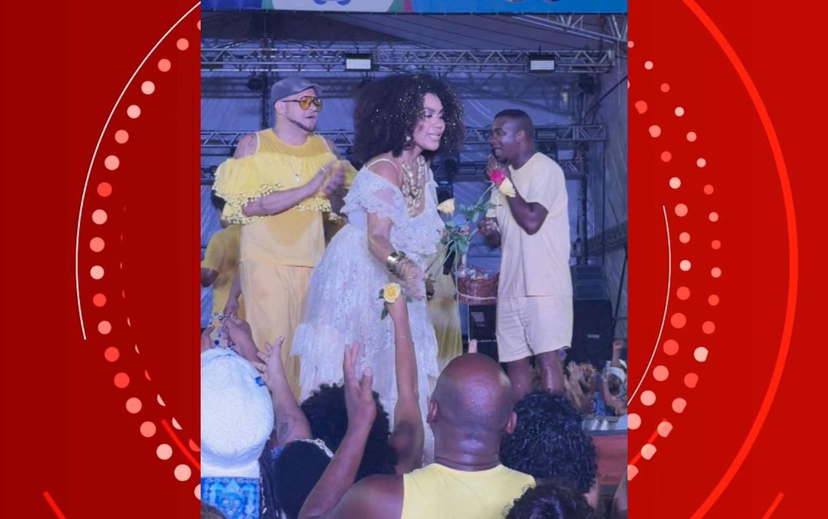 Mariene de Castro se revolta e é defendida por público após ter microfone desligado no carnaval de Salvador: 'Desrespeito'