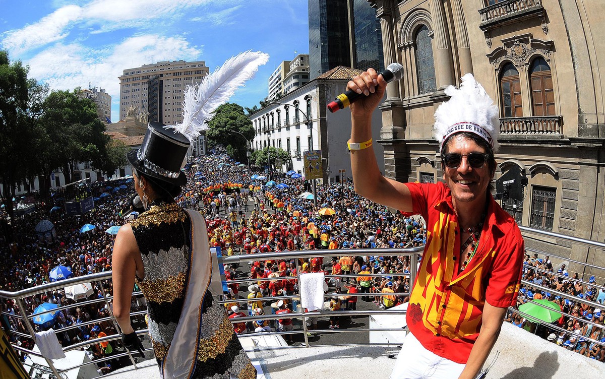 Monobloco levou 400 mil pessoas ao Centro do Rio, diz Riotur Carnaval 2017 no Rio de Janeiro G1