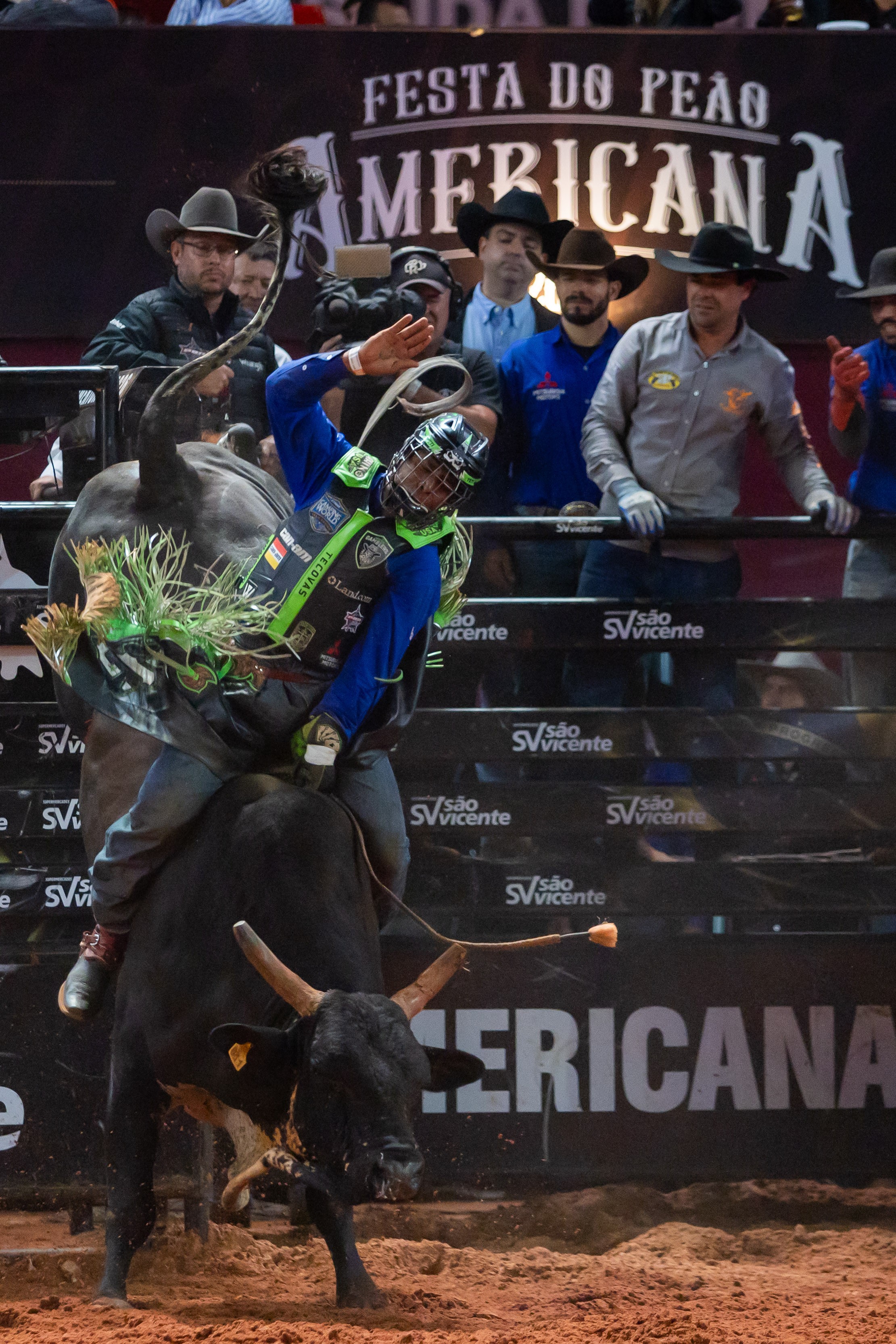 Final da etapa de Americana da PBR reuniu dez competidores na noite deste domingo (7) — Foto: Thomaz Marostegan