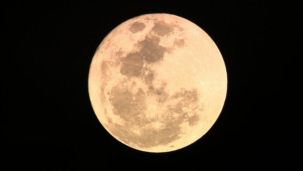 'Superlua de esturjão'  — Foto: Reprodução/EPTV