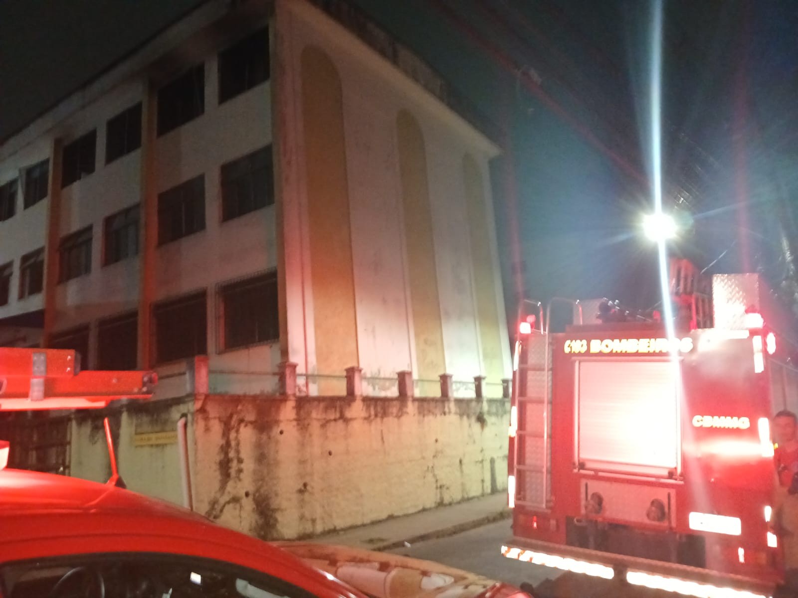 Quarto de repouso de médicos pega fogo no Hospital Universitário da UFJF