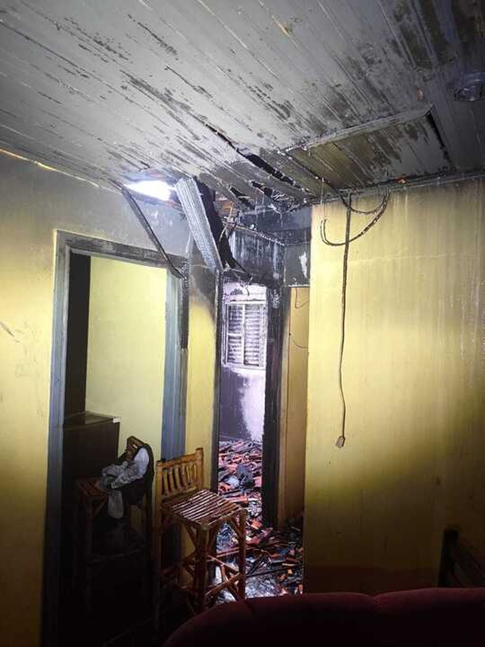 Mulher é morta carbonizada após companheiro atear fogo no quarto em que ela estava no norte do Paraná — Foto: Polícia Civil