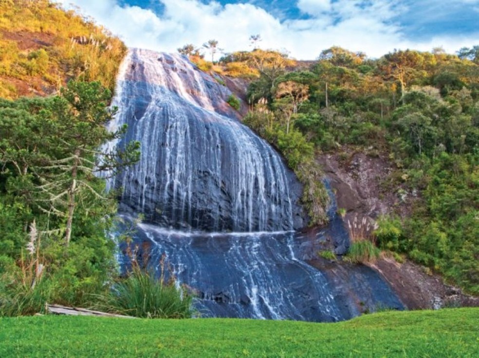 Cascata Véu de Noiva, em Urubici, é atrativo em fazenda — Foto: Fernanda Hinnig/Divulgação