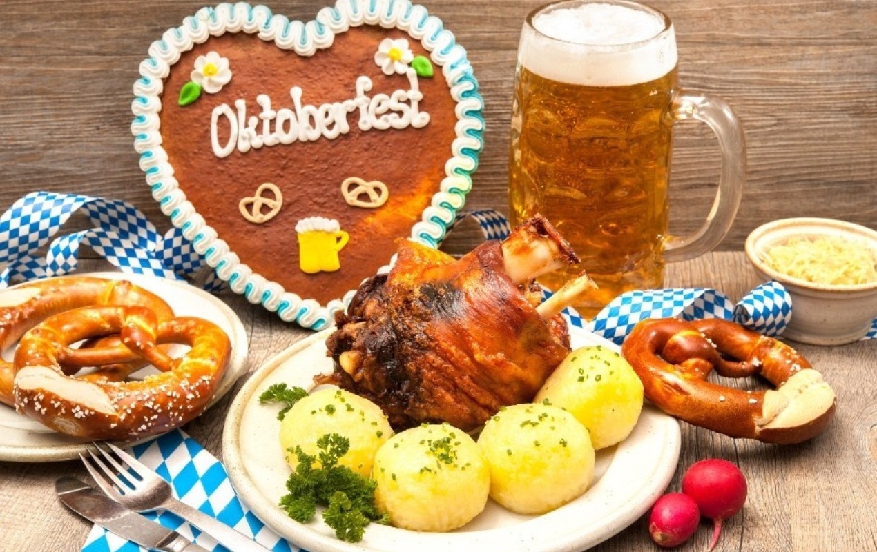 Culinária alemã, doces e chopes: o que dá para consumir com até R$ 50 no Oktoberfest 2025