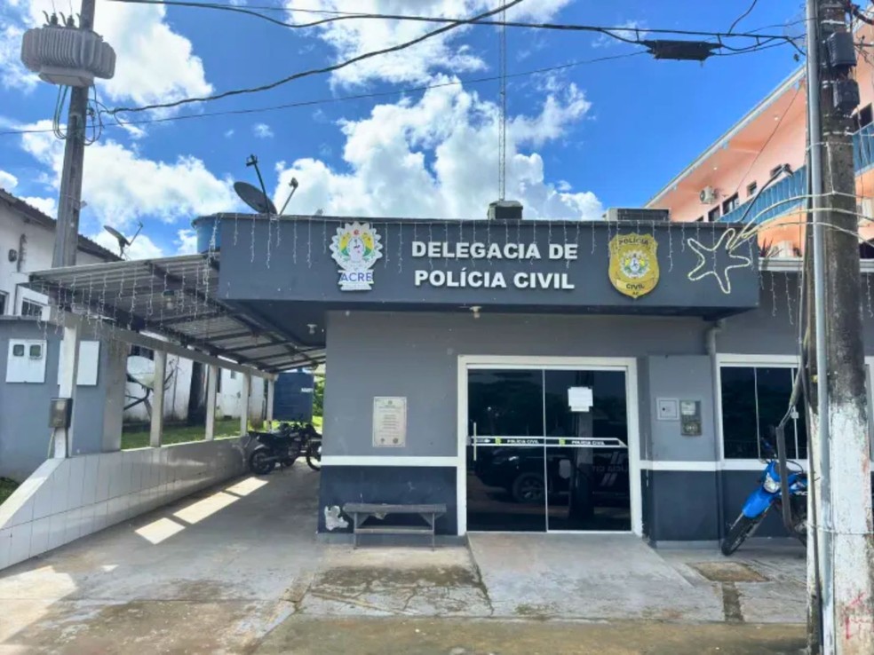 Diretor de uma escola de Marechal Thaumaturgo, no interior do Acre, foi afastado do cargo após denúncias de assédio sexual. — Foto: Reprodução