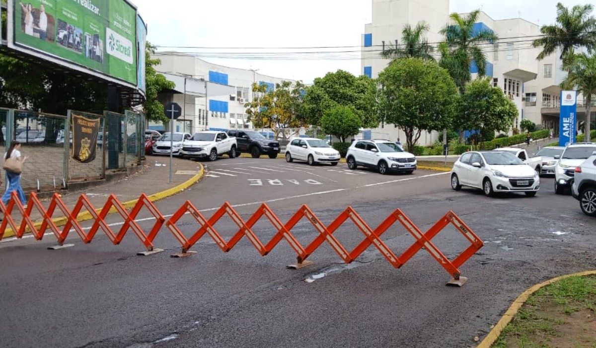 Interdição de avenida para obras de recapeamento provoca lentidão e reclamação de motoristas em Presidente Prudente
