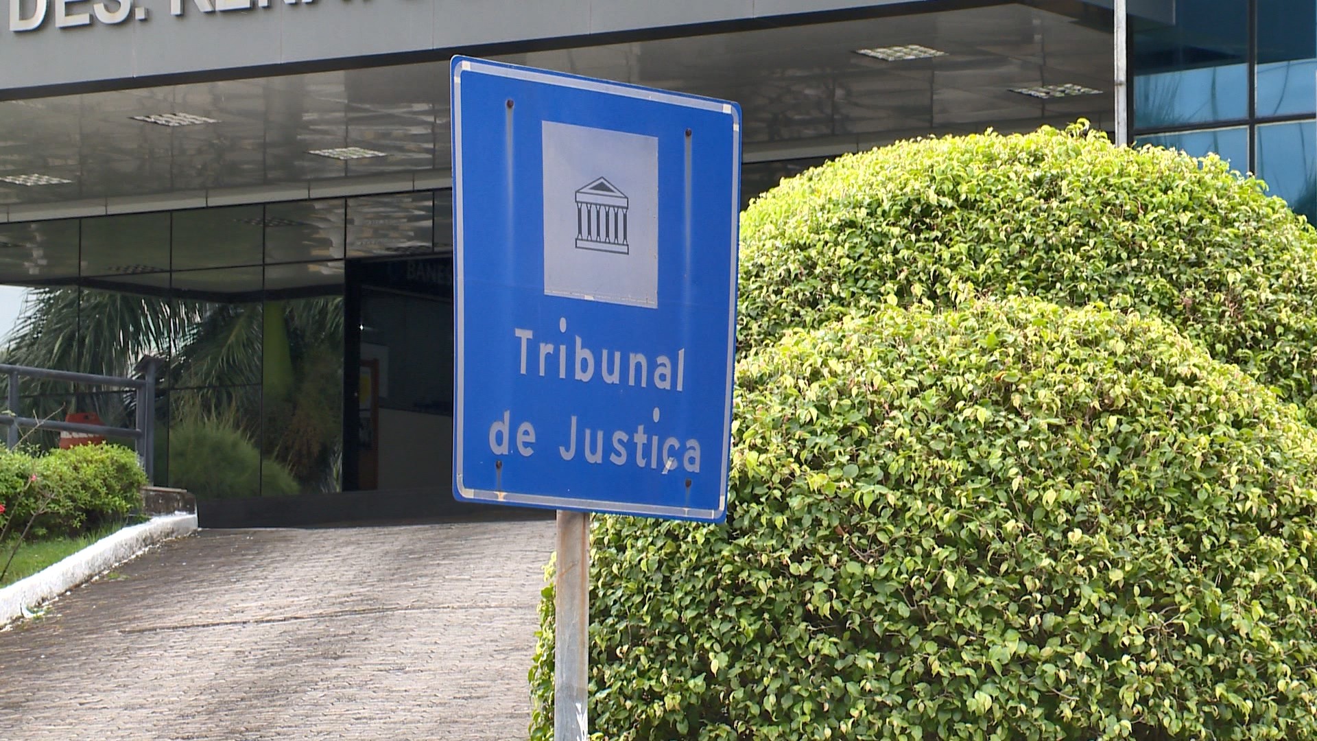 Mulher é ré por 'golpe do amor' de R$ 600 mil no ES