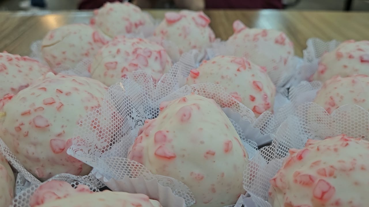 Morango cravejado: na Capital do Doce, sucesso de vendas faz produtores buscarem até forno industrial para aumentar produção