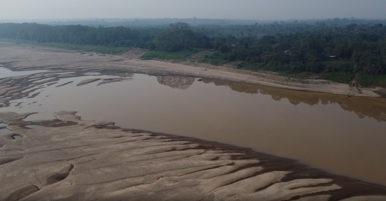 Seca extrema do rio Madeira causa paralisação parcial de uma das maiores hidrelétricas do Brasil 