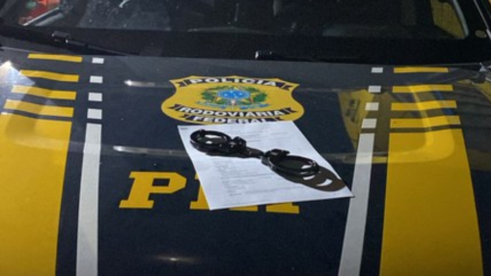 Homem é preso dentro de ônibus por não pagar pensão alimentícia no PI 