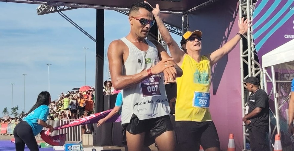 Fábio Jesus Correia, de 27 anos, conquistou o 1° lugar na categoria masculina da Corrida de Reis 2026 — Foto: Abder Khan/g1