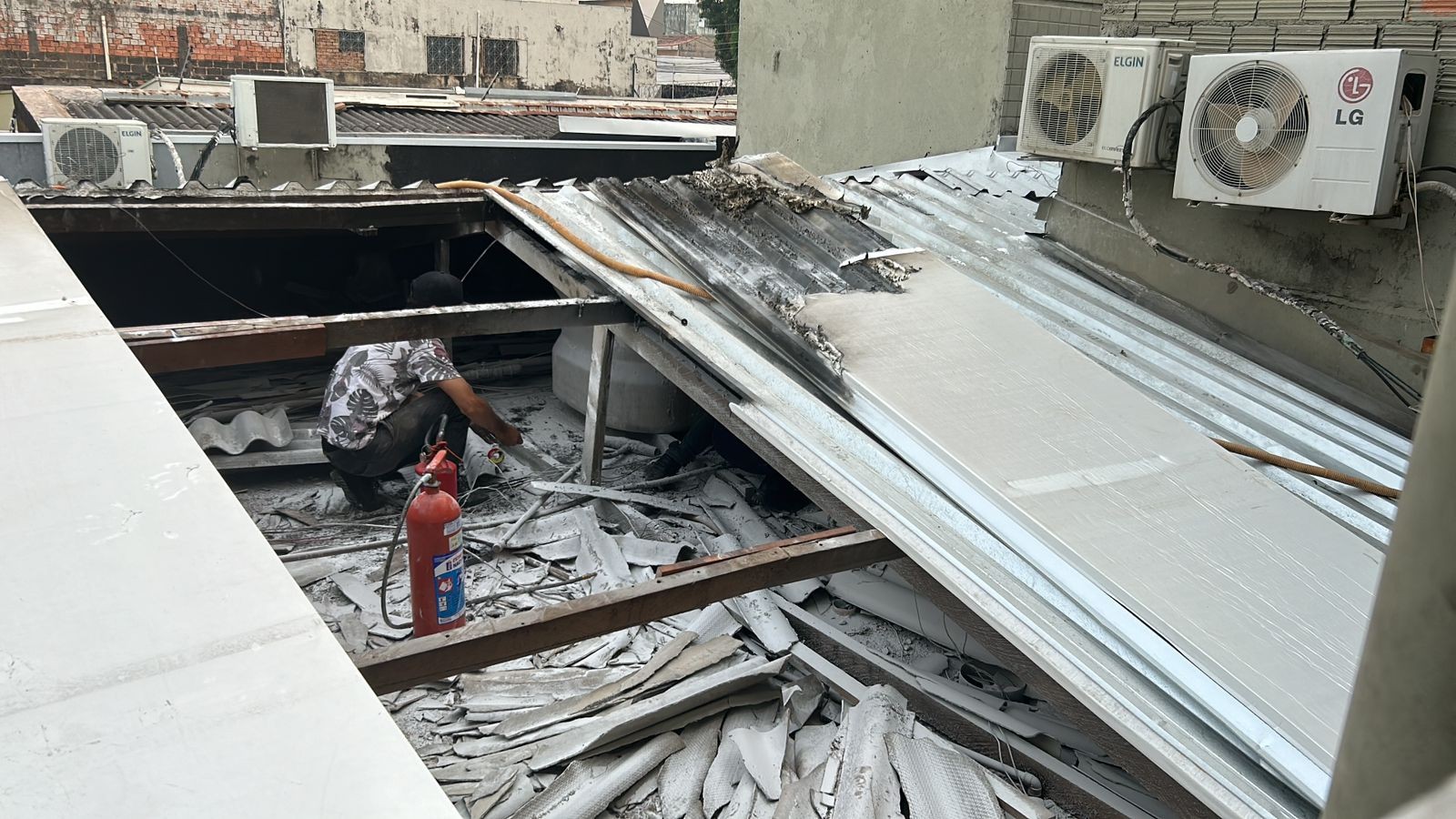 Pacientes são evacuados após princípio de incêndio em hospital de Porto Velho