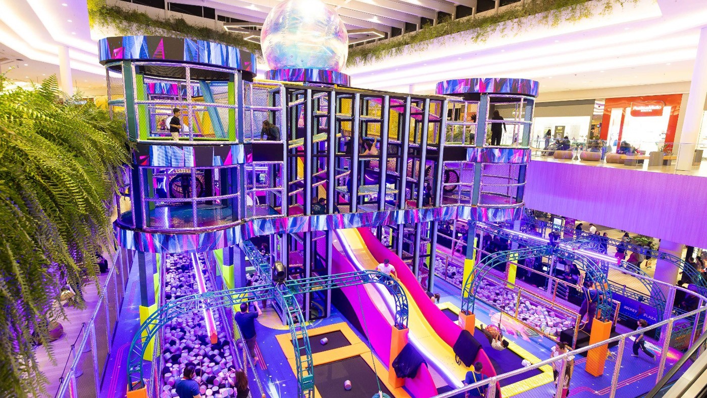 Jockey Plaza Shopping realiza edição especial do Neon Fun Galaxy para crianças com TEA