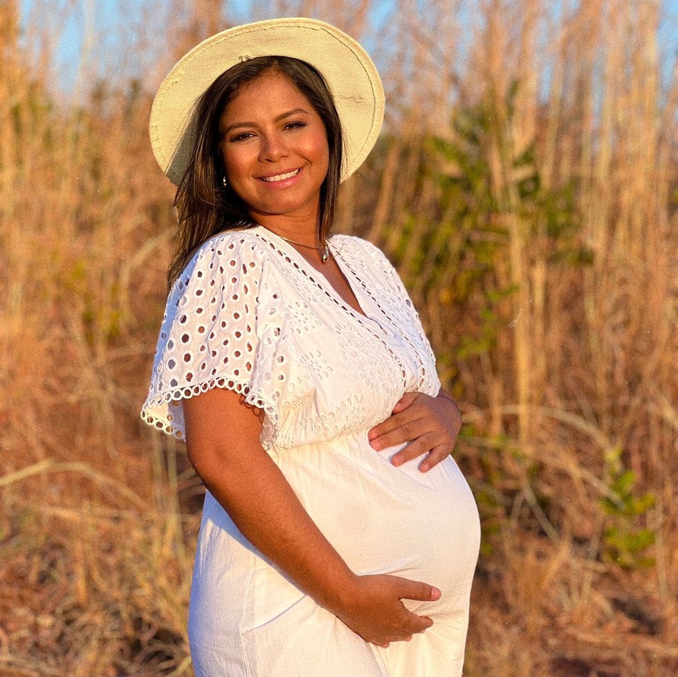 Karle Cristina Vieira estava grávida de 39 semanas. Ela e o bebê morreram no Hospital e Maternidade Dona Regina.  Foto: Arquivo Pessoal