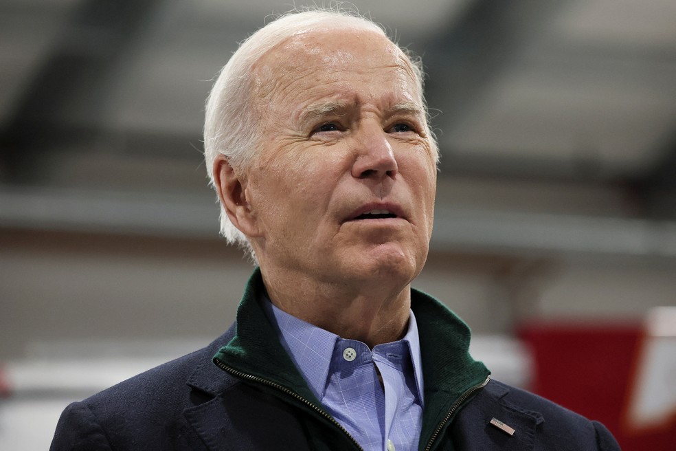 O presidente americano Joe Biden em conversa com a imprensa realizada nesta sexta (12), na Pensilvânia, nos Estados Unidos. — Foto: Leah Mills/Reuters