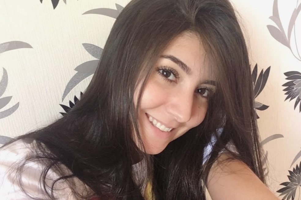 Esther Neves, que denunciou o m&eacute;dico por estupro &mdash; Foto: Arquivo pessoal
