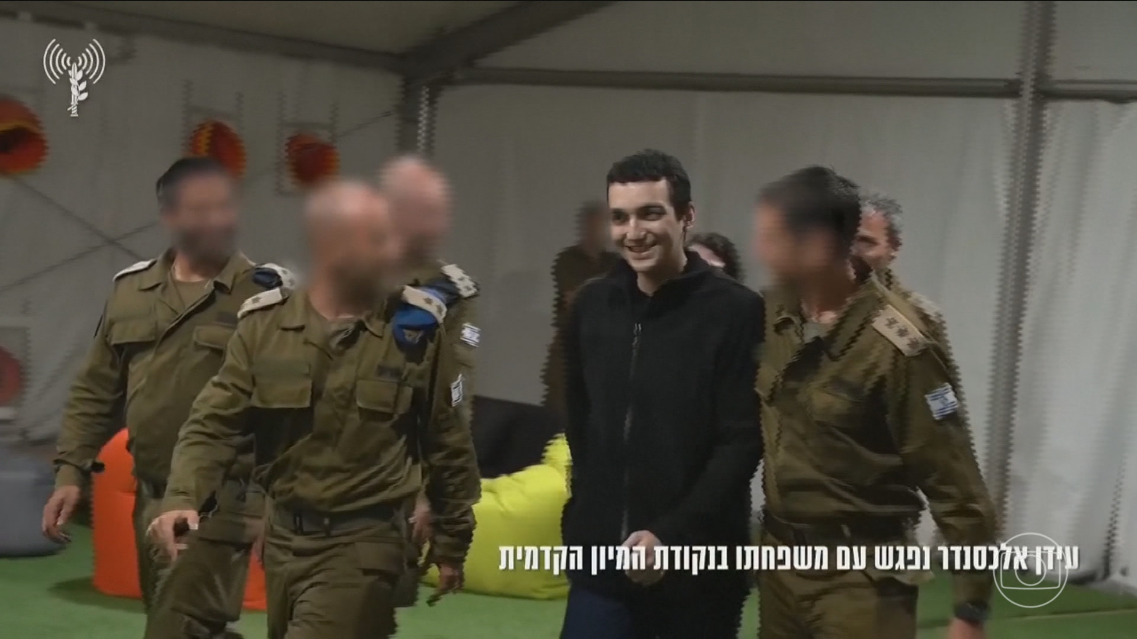 Grupo terrorista Hamas liberta refém com cidadania americana