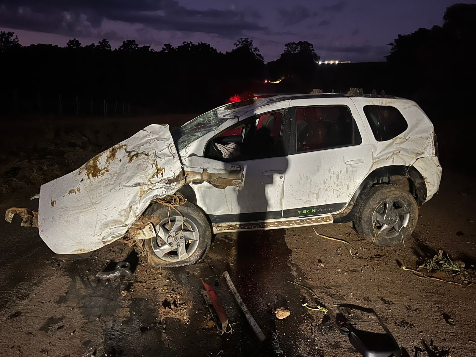 Mulher de 21 anos morre e outras quatro pessoas ficam feridas após colisão frontal na MGC-446, em Alpinópolis, MG