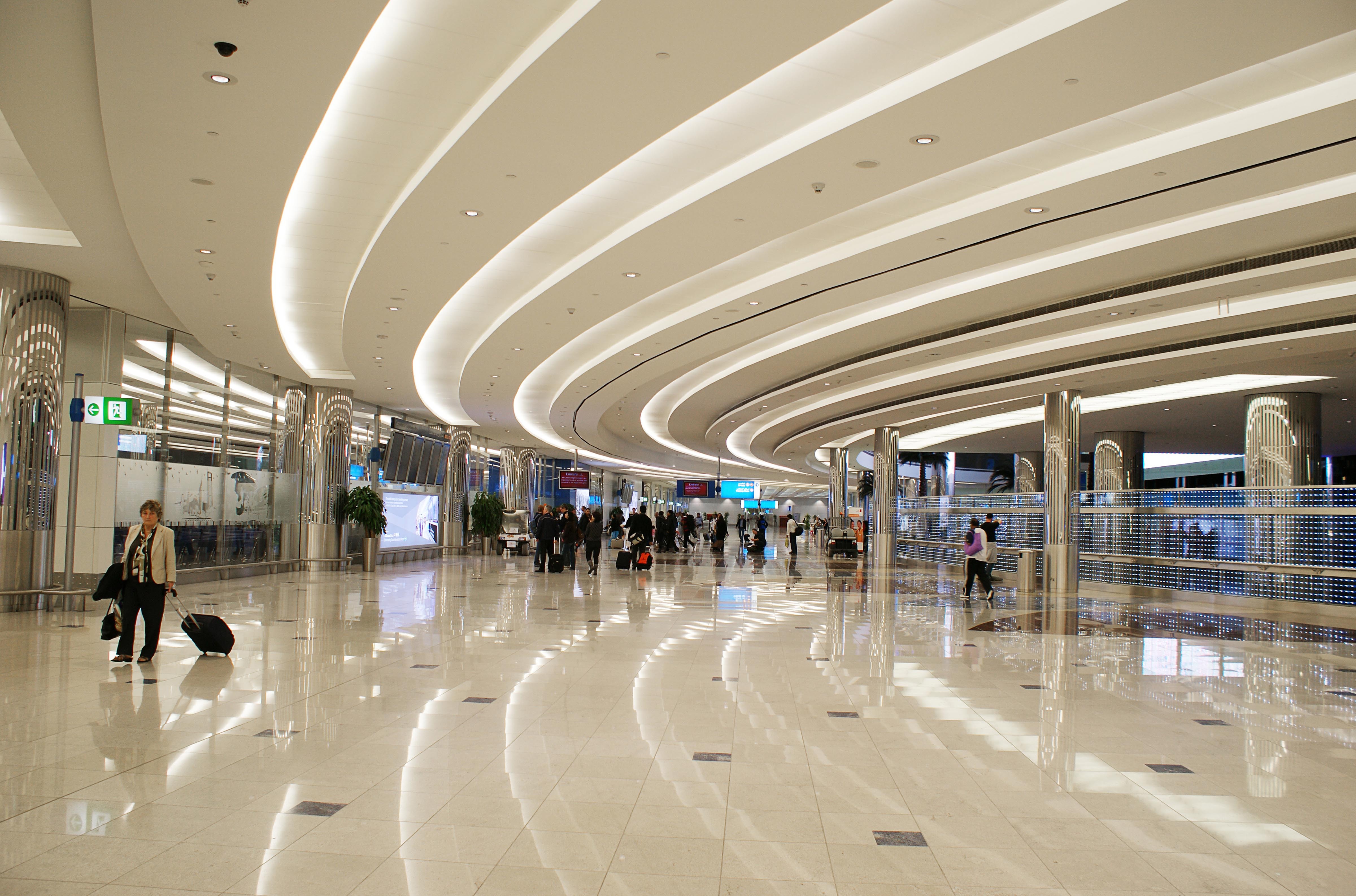 Aeroporto de Dubai, World Trade Center de Hong Kong, banco na Itália: rochas brasileiras são destaque em obras pelo mundo