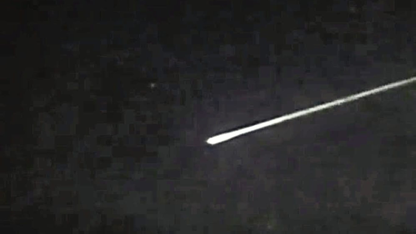 Céu de Pernambuco recebe espetáculo de meteoros nesta madrugada