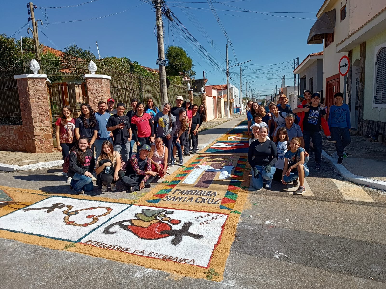 Entenda a tradição dos tapetes de Corpus Christi que transforma ruas no interior de SP: 'Simbolizam o caminho preparado para o Senhor', diz padre