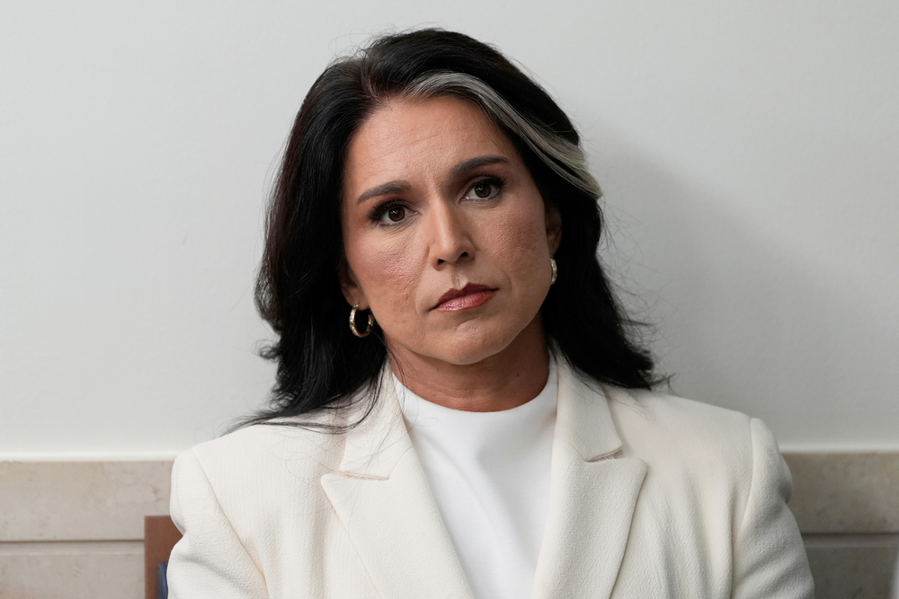 Tulsi Gabbard deixa o cargo de Diretora Nacional de Inteligência dos Estados Unidos