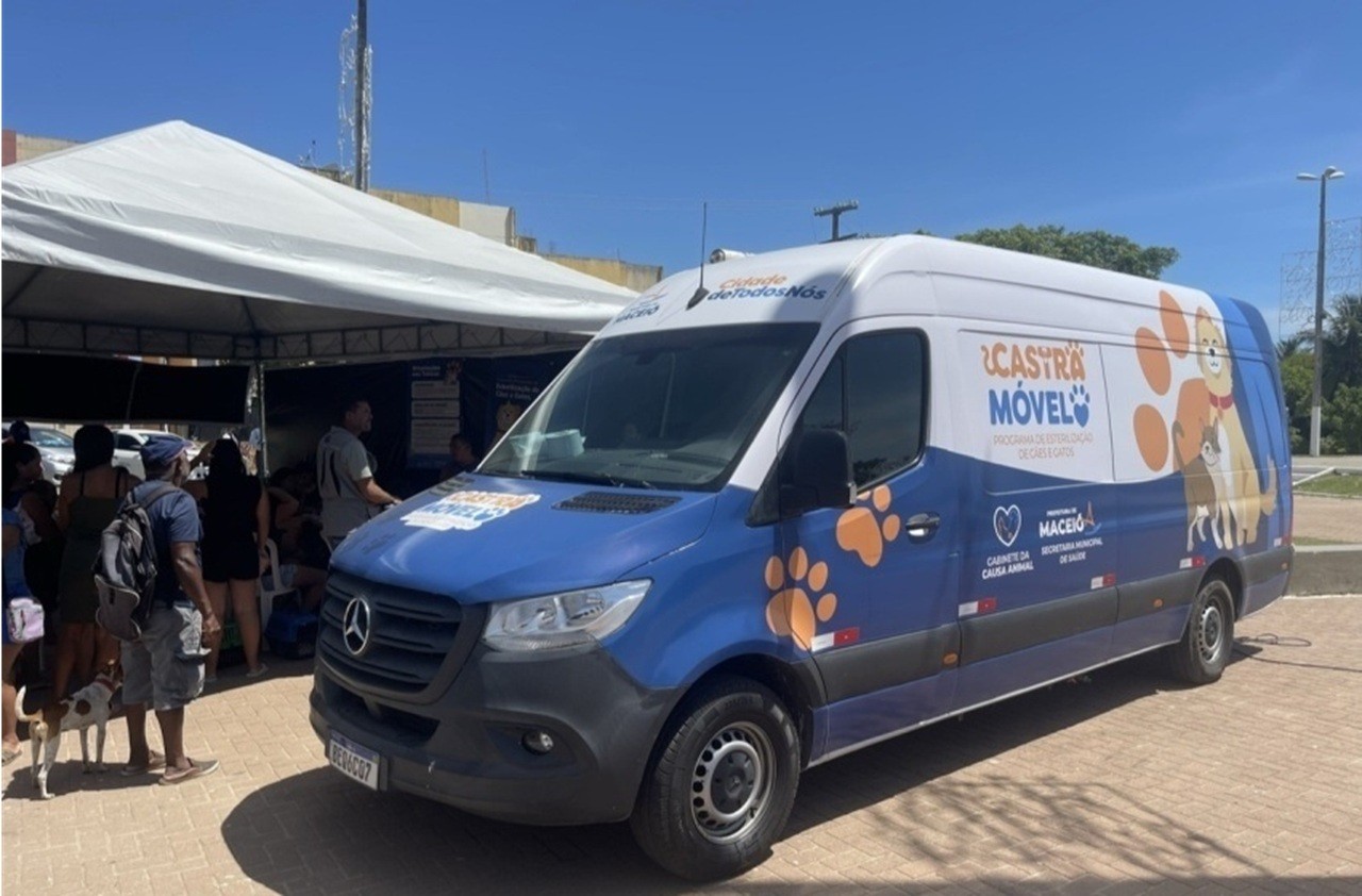 Castramóvel distribui 150 fichas e atende cães e gatos de moradores de Bebedouro, em Maceió