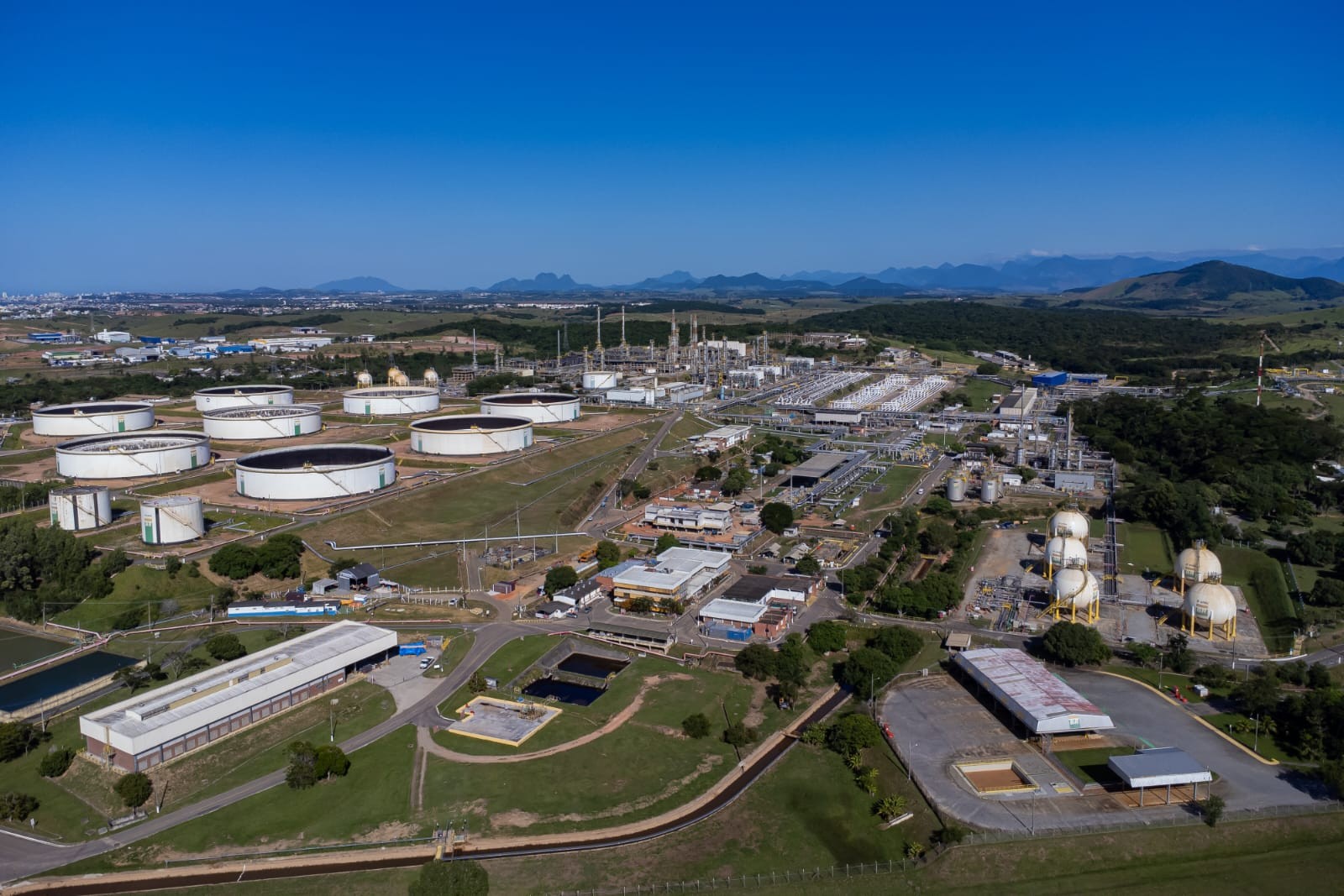 Macaé supera 143 mil empregos formais e cresce acima da média nacional