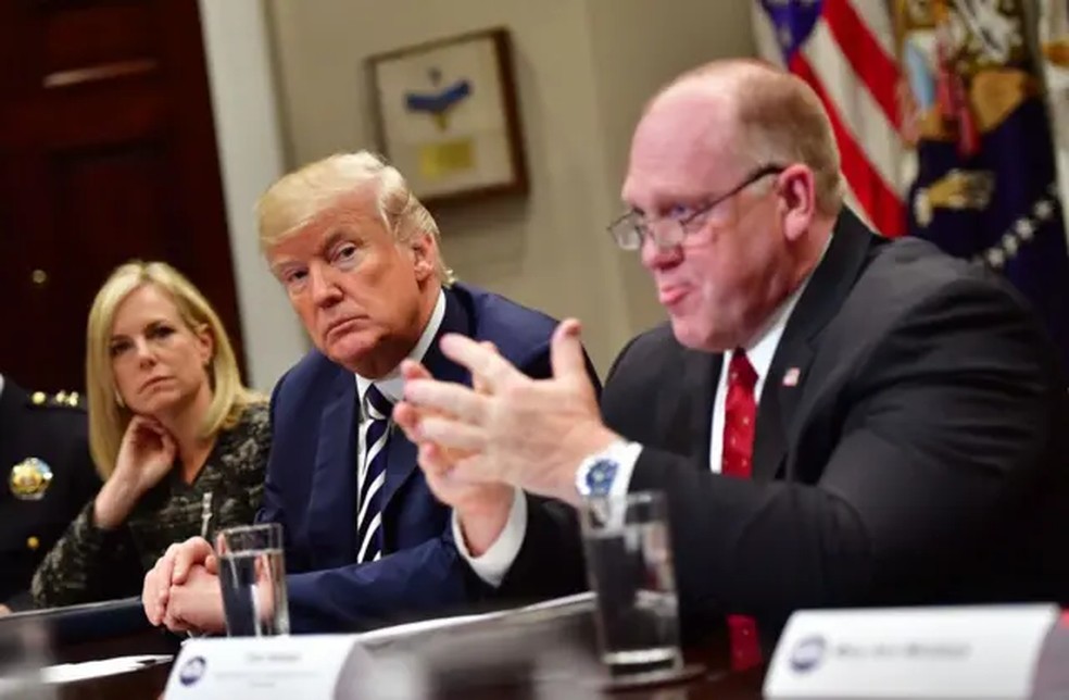 Donald Trump e Tom Homan em reunião sobre imigração na Casa Branca em março de 2018 — Foto: Getty Images
